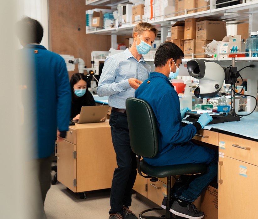 Maksim-Plikus-Faculty-Lab-Microscope-Nitish-Shettigar-Room.jpg